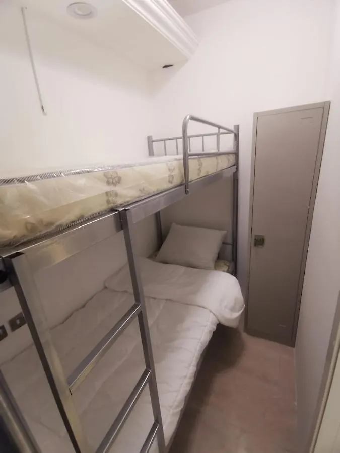 Cloud9 Hostel Dubai 0*,